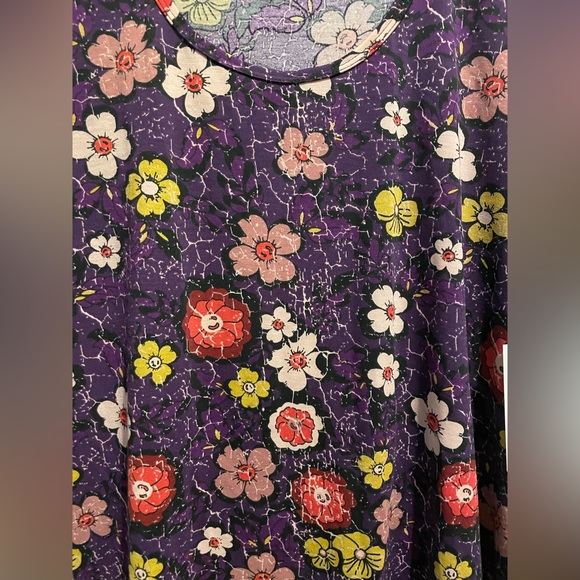 NWT Lularoe classic T - Picture 2 of 3